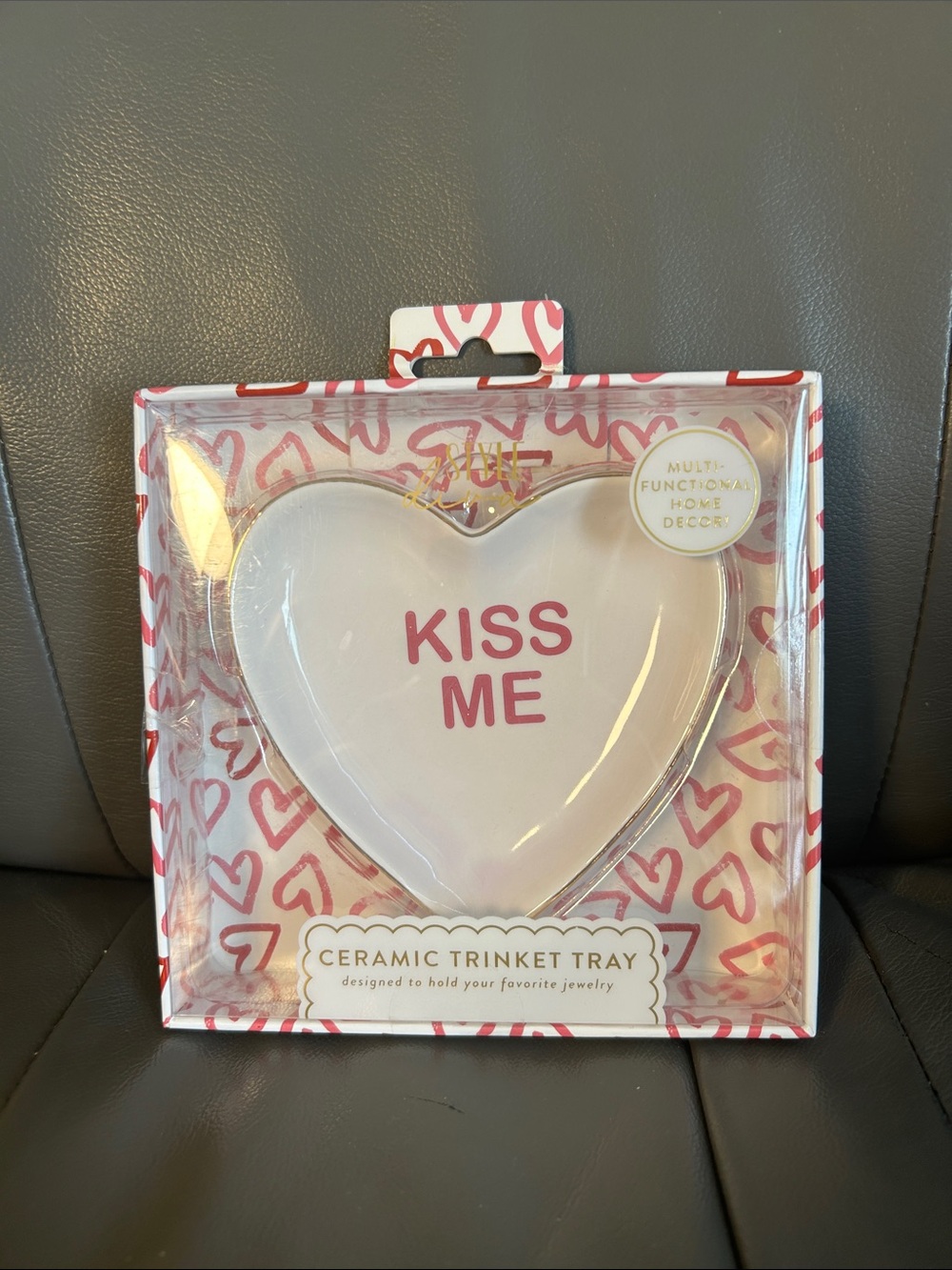 Style Diva Kiss Me Pink Heart Ceramic Trinket Tray